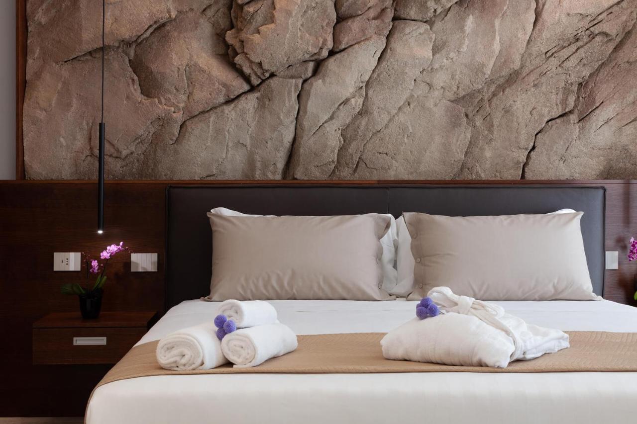 Palazzo Ferrucci Luxury Suites กาญารี ภายนอก รูปภาพ