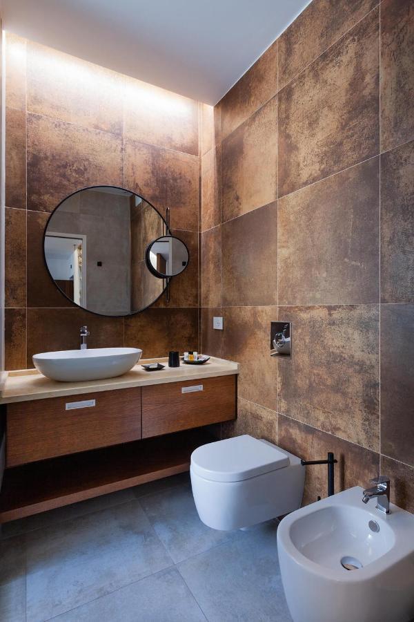 Palazzo Ferrucci Luxury Suites กาญารี ภายนอก รูปภาพ