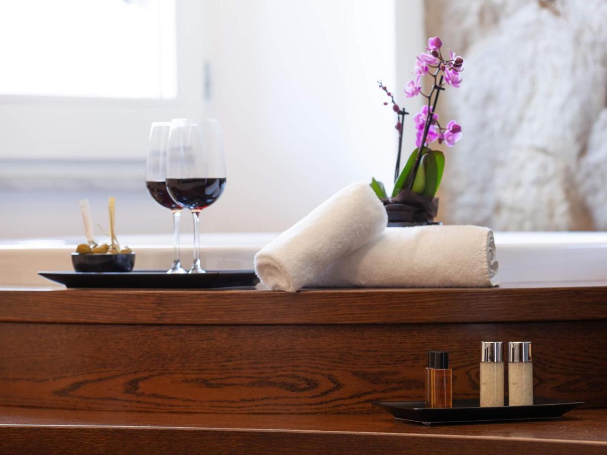Palazzo Ferrucci Luxury Suites กาญารี ภายนอก รูปภาพ