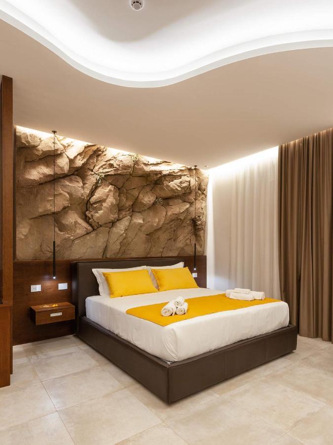 Palazzo Ferrucci Luxury Suites กาญารี ภายนอก รูปภาพ