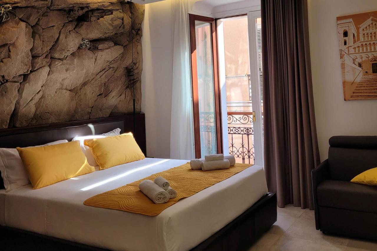 Palazzo Ferrucci Luxury Suites กาญารี ภายนอก รูปภาพ