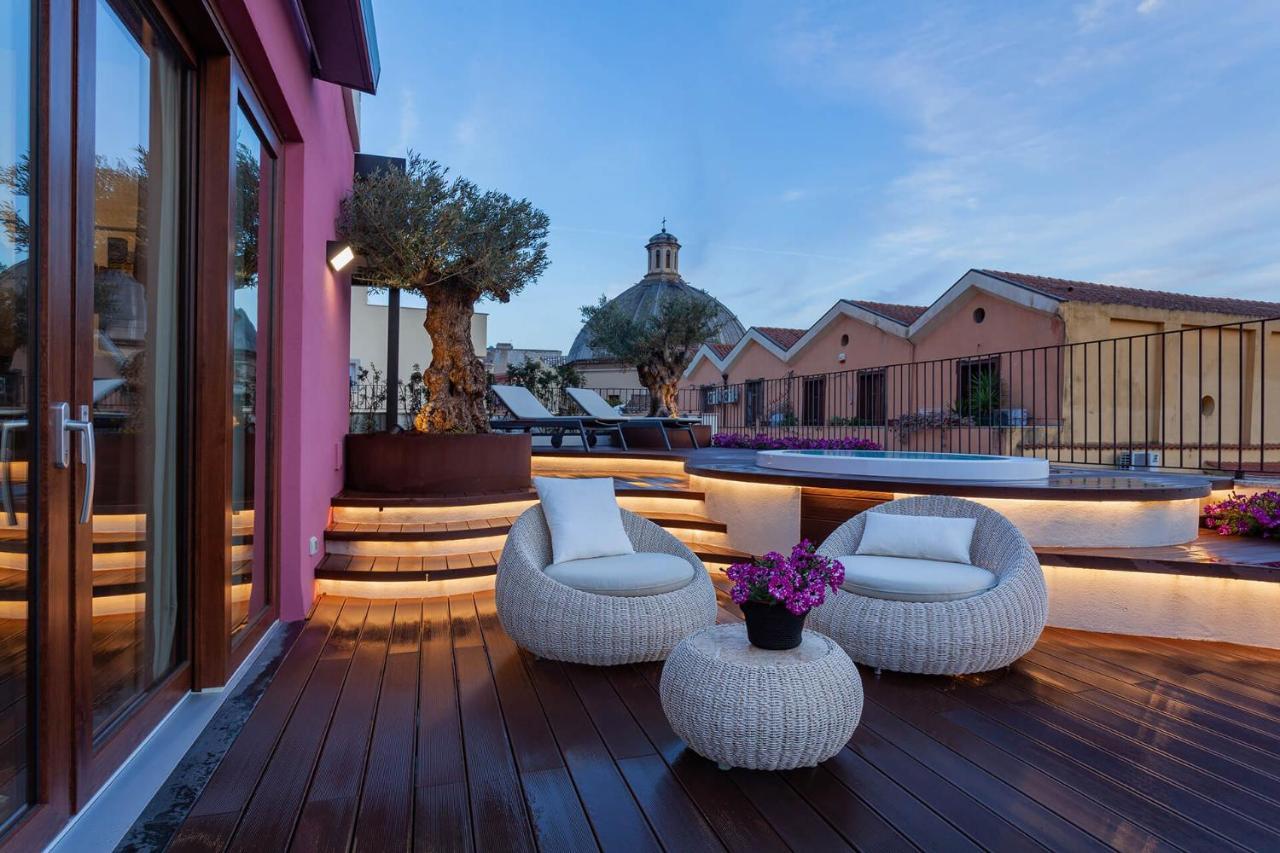 Palazzo Ferrucci Luxury Suites กาญารี ภายนอก รูปภาพ