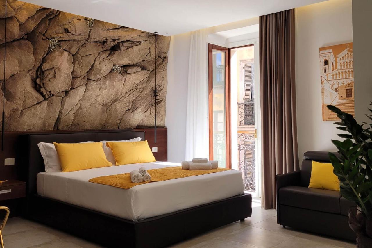 Palazzo Ferrucci Luxury Suites กาญารี ภายนอก รูปภาพ