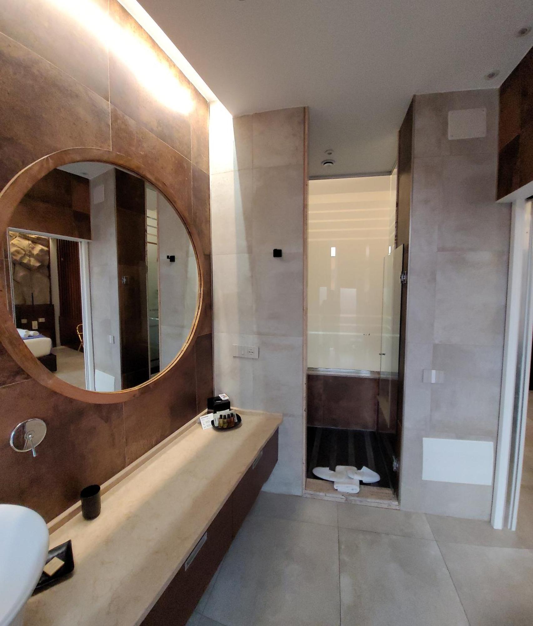 Palazzo Ferrucci Luxury Suites กาญารี ภายนอก รูปภาพ